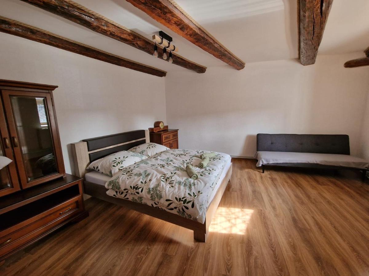 Apartman Velicka Vinaren Poprad Esterno foto