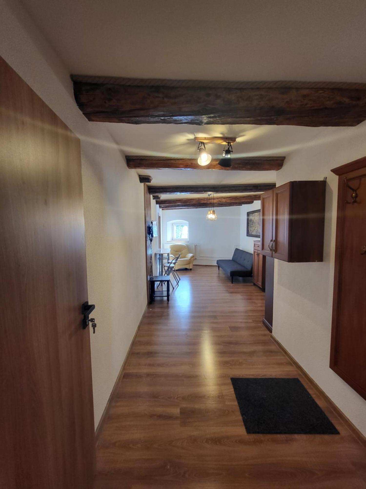 Apartman Velicka Vinaren Poprad Esterno foto