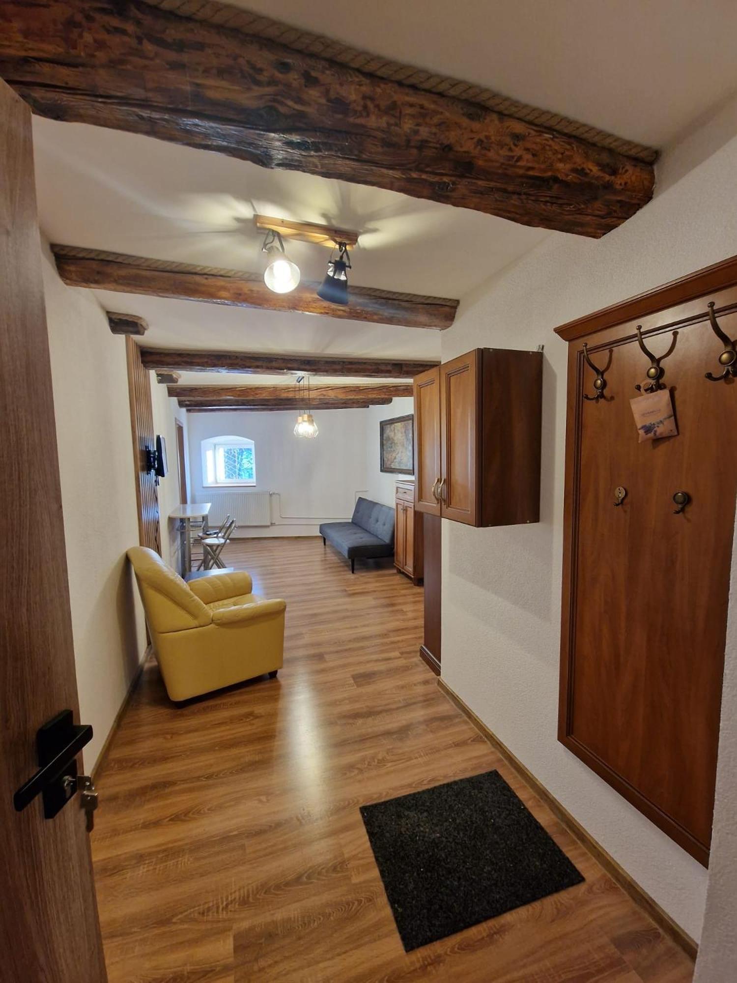 Apartman Velicka Vinaren Poprad Esterno foto