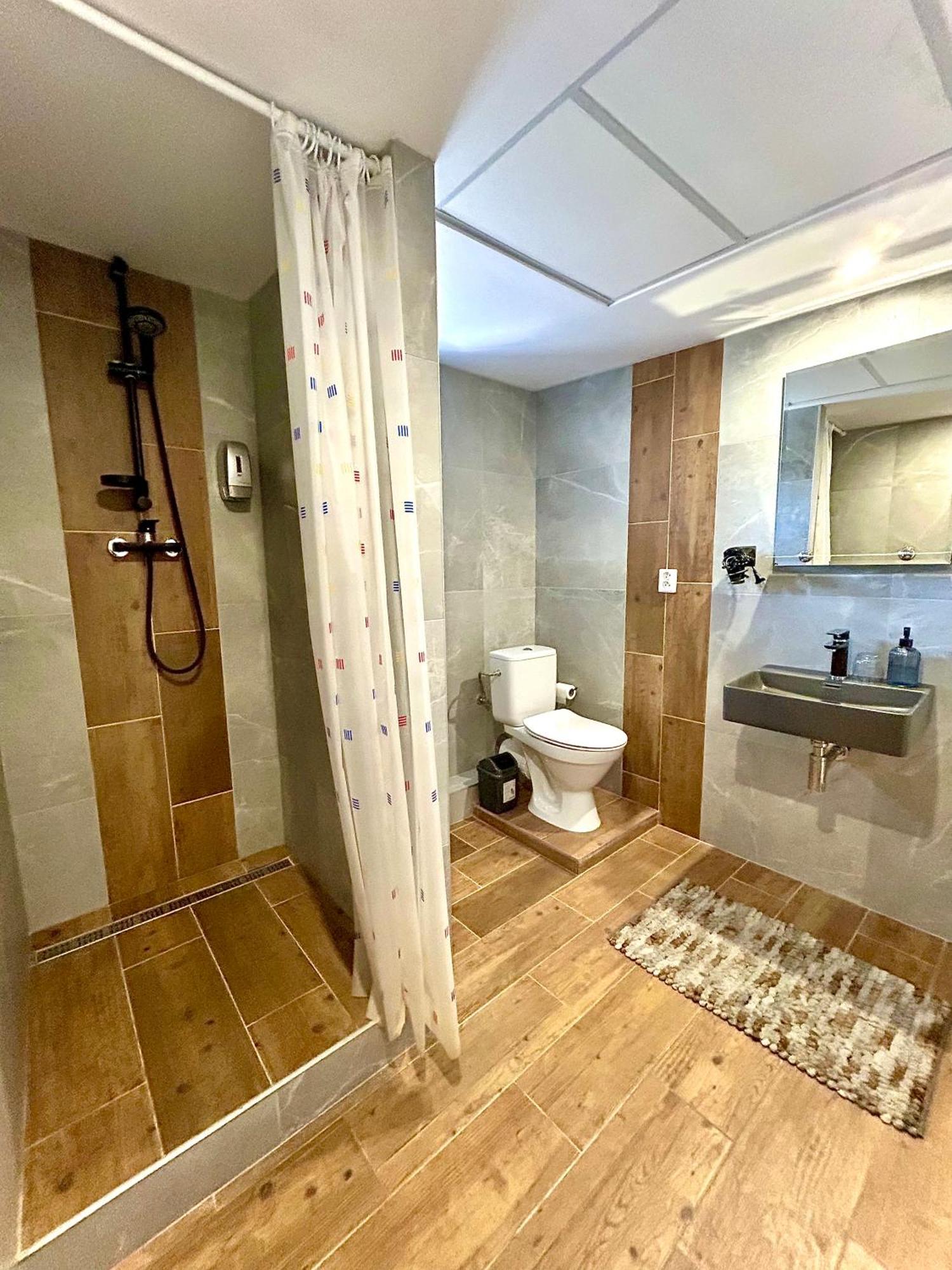 Apartman Velicka Vinaren Poprad Esterno foto