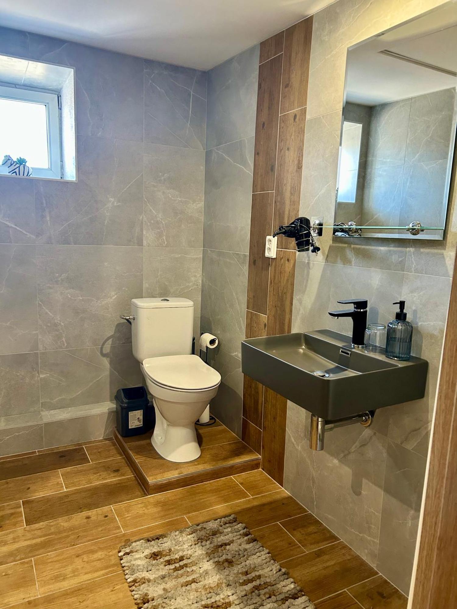 Apartman Velicka Vinaren Poprad Esterno foto
