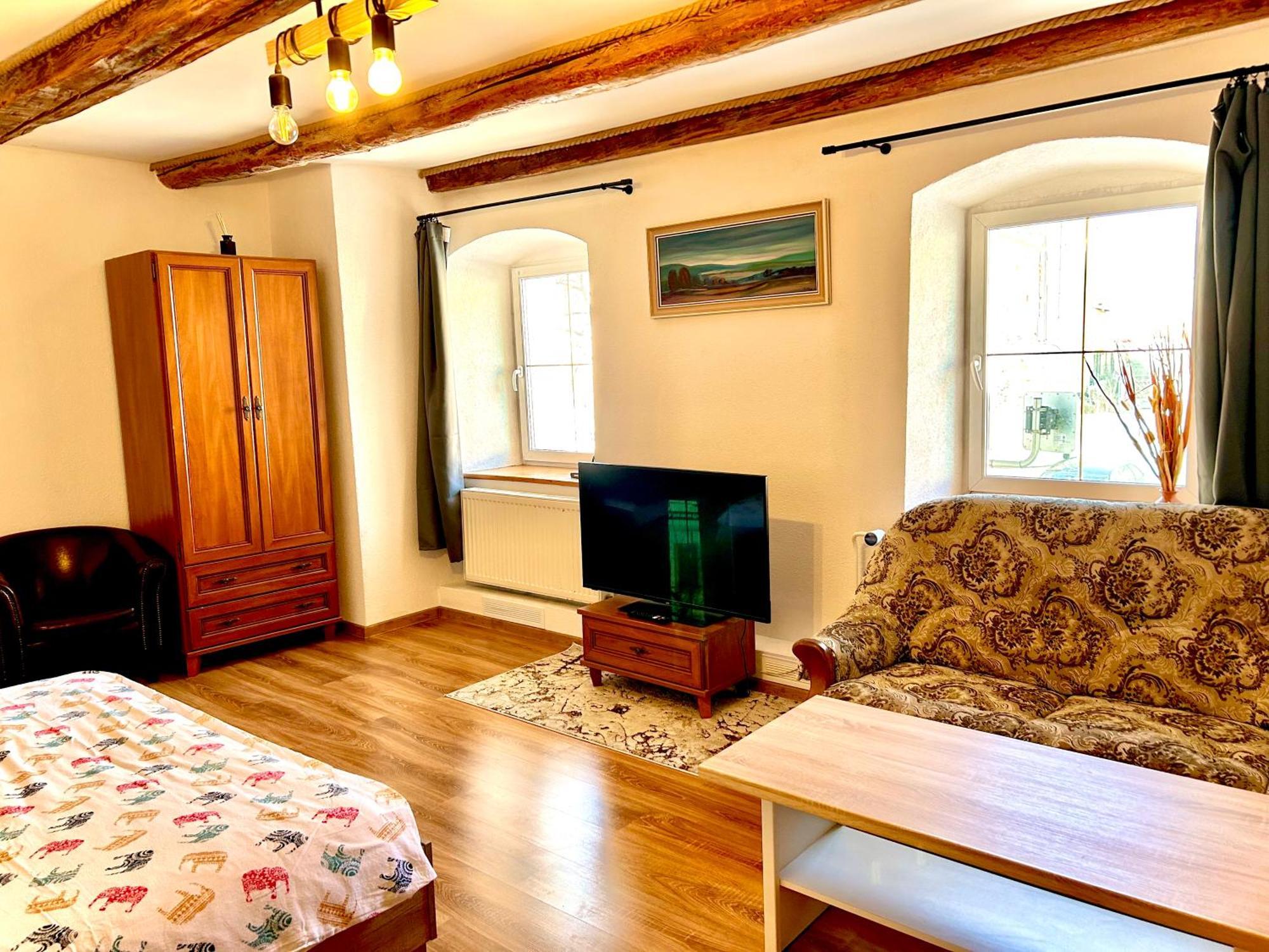 Apartman Velicka Vinaren Poprad Esterno foto