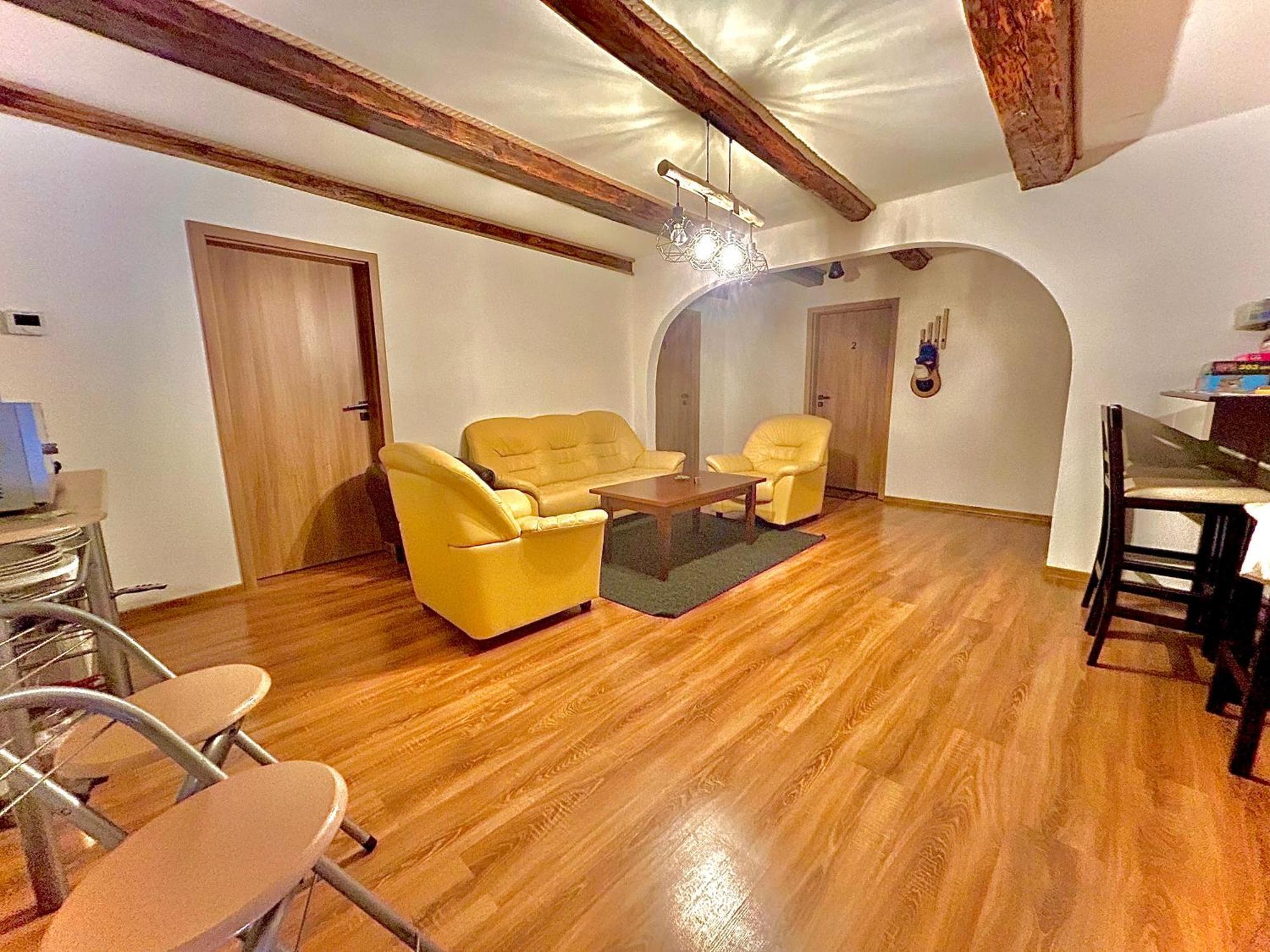 Apartman Velicka Vinaren Poprad Esterno foto